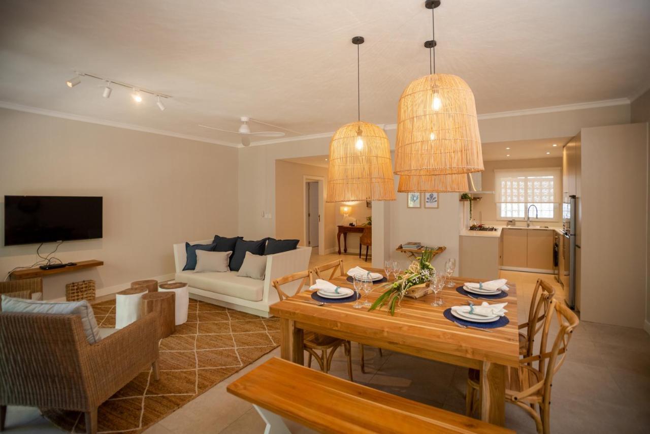 Blue Coral Beachfront Penthouse Flic-en-Flacq Exterior foto